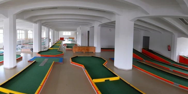 Zasportujte si: hodina minigolfu, bowlingu či badmintonu v S-centru Děčín