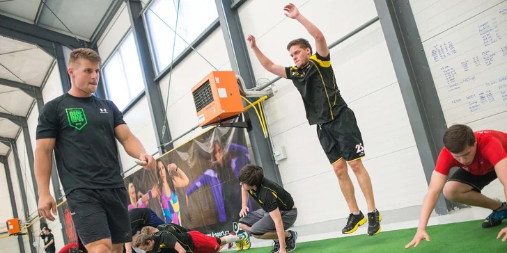 Měsíční permanentka do fitcentra i na lekce