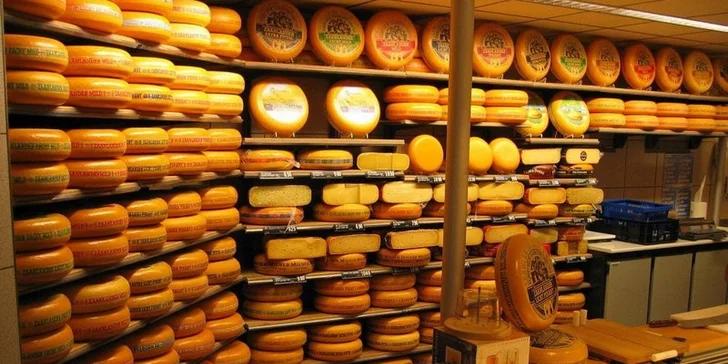 Prožijte Silvestr v Amsterdamu s romantikou na lodi i svitem červených luceren