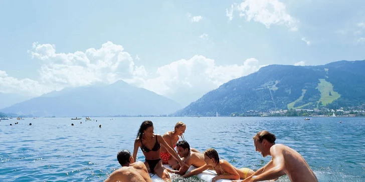 798 Kč za celodenní lyžařský a poznávací zájezd do  rakouského Kaprunu a Zell am See. Užijte si dokonalé letní lyžování nebo vyražte na výlet!