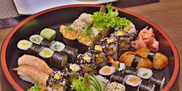 Pestré sushi menu pro dva v restauraci Samurai