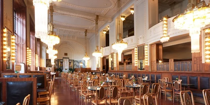 Káva a dort dle výběru pro dva v tradiční a stylové Kavárně Obecní dům