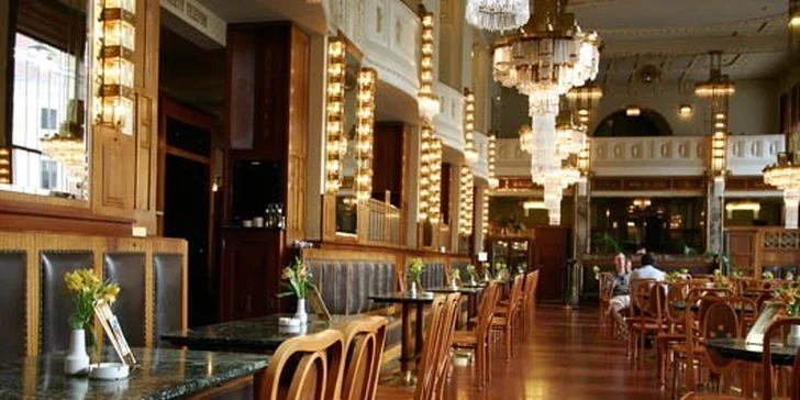 Káva a dort dle výběru pro dva v tradiční a stylové Kavárně Obecní dům