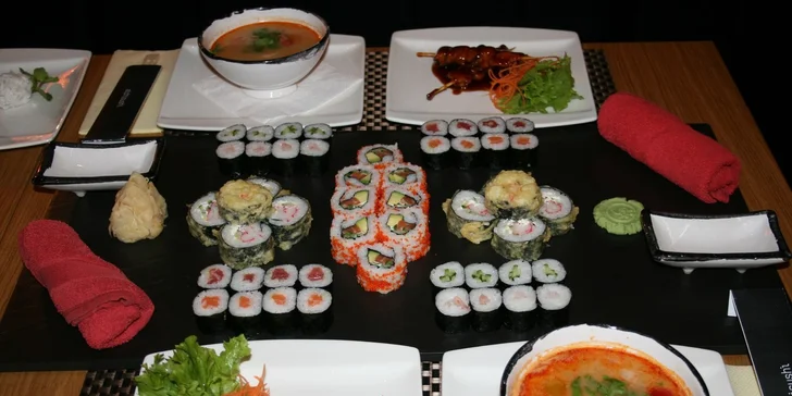 Vánoční menu plná sushi a japonských delikates