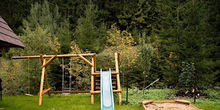 4denní pobyt v luxusní chatě až pro 8 lidí. Wellness místnost, masážní bazén a infrasauna jen pro vás. Dokonalé pohodlí v srdci Valašska!