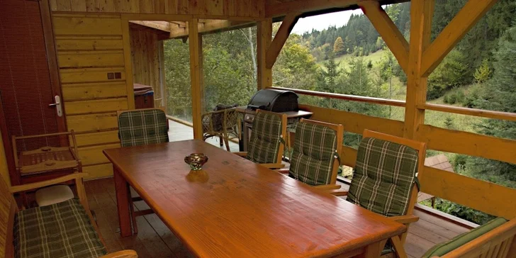 4denní pobyt v luxusní chatě až pro 8 lidí. Wellness místnost, masážní bazén a infrasauna jen pro vás. Dokonalé pohodlí v srdci Valašska!