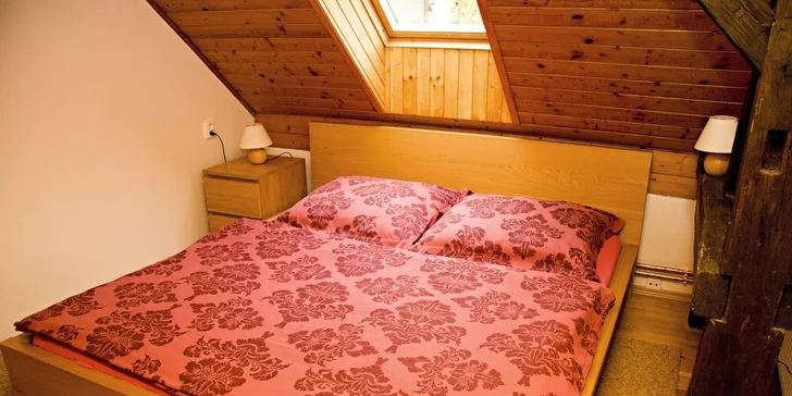 4denní pobyt v luxusní chatě až pro 8 lidí. Wellness místnost, masážní bazén a infrasauna jen pro vás. Dokonalé pohodlí v srdci Valašska!
