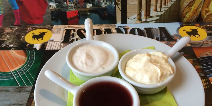 Vánoční tříchodové menu ve španělském stylu