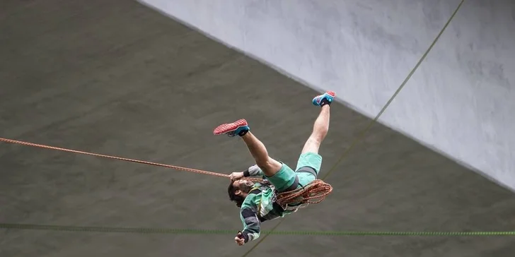 Adrenalinový Rope jump z 25 metrů