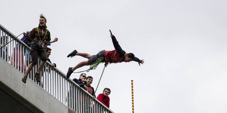 Adrenalinový Rope jump z 25 metrů