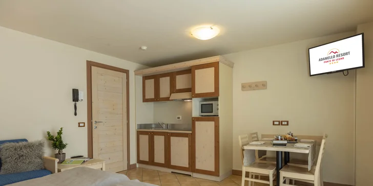 Každý apartmán disponuje vybaveným kuchynským kútom a priestrannou kúpeľňou.