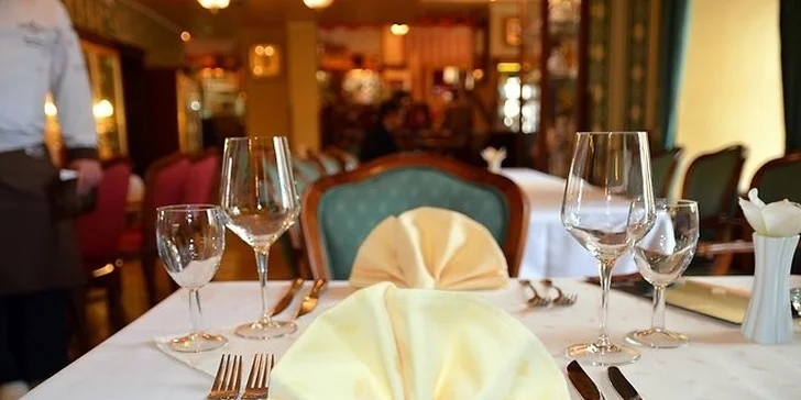 Poskládejte si 3chodové menu v Café Mozart, odkud krásně uvidíte na orloj