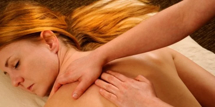 Voňavá aromaterapeutická masáž pro ženy se zábalem dle výběru