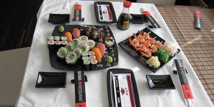 38 kousků sushi, mořské řasy i čerstvý salát