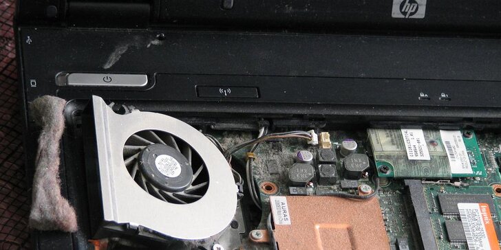 Kompletní vyčištění notebooku nebo počítače od prachu