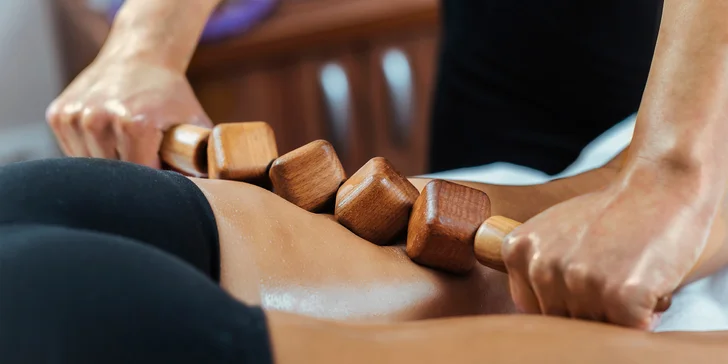 Zatočte s nežádoucí pomerančovou kůží díky maderoterapii: 1, 5 nebo 10 masáží