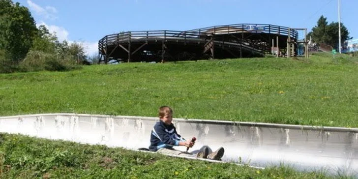 6 jízd na bobové dráze Prosek – ať vám vlají vlasy!