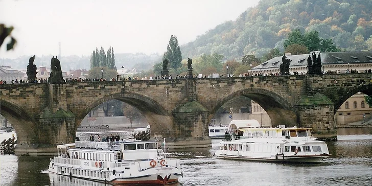 Romantická plavba po Vltavě včetně oběda či večeře