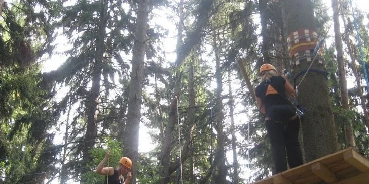 Adrenalin v lanovém parku a lanovkovém světě