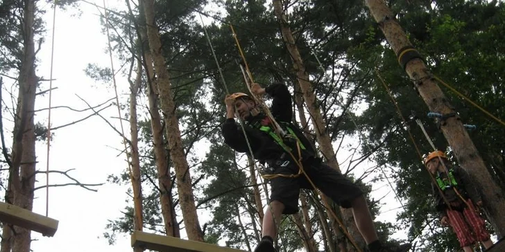 Adrenalin v lanovém parku a lanovkovém světě