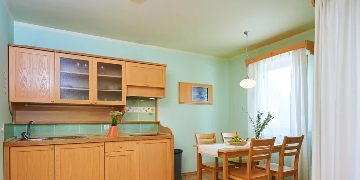 Ve výbavě pokoje nechybí klimatizace a obejít se nemusíte ani bez balkónu.