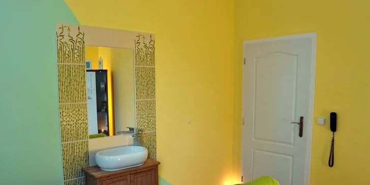 Prostředí salonu je uklidňující. Krásně si tu odpočinete.