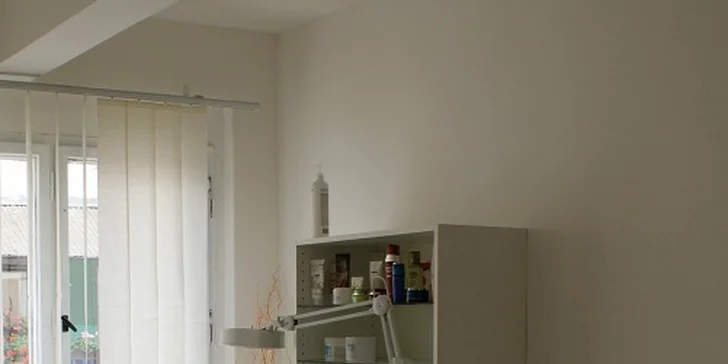 Kosmetické ošetření, barvení řas a obočí nebo depilace rtu