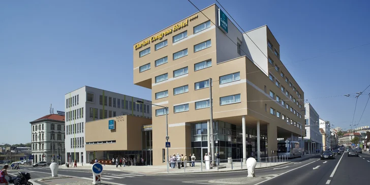 4* pobyt v moderním hotelu v centru Ústí nad Labem: snídaně i romantický balíček