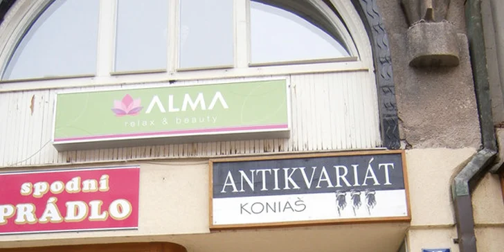 Modeláž nehtů UV gelem