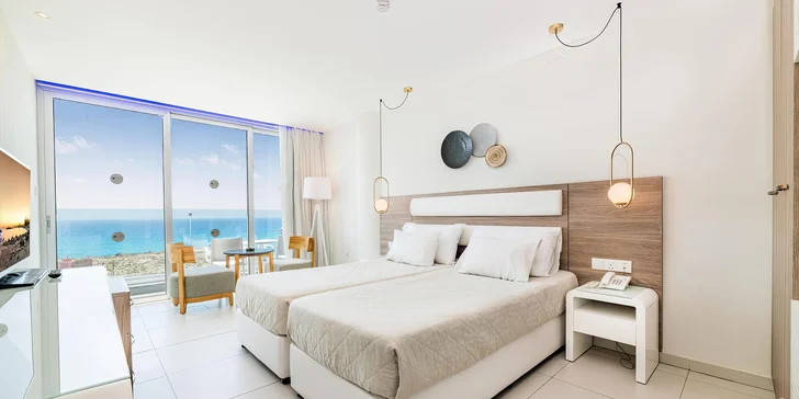 K mání je 2lůžkový pokoj Deluxe nebo penthouse situovaný v nejvyšším patře hotelu.