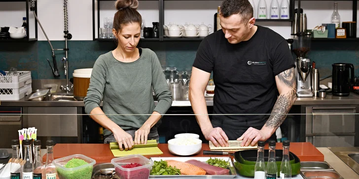 Kurz přípravy sushi a dalších japonských specialit včetně filetování lososa, ochucení rýže atd.