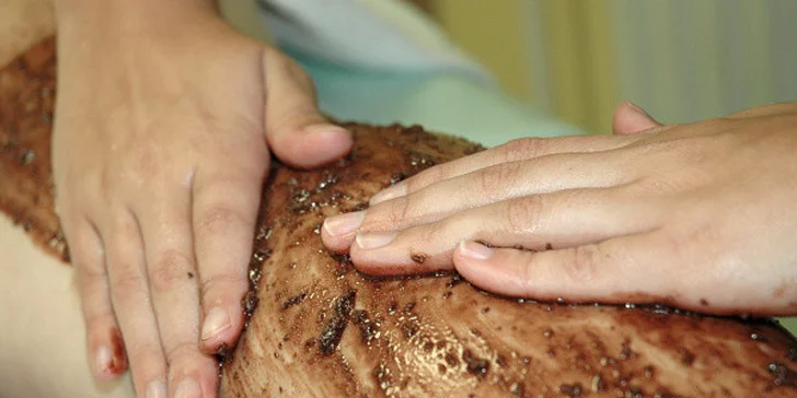 Luxusní čokoládová masáž celého těla včetně obličeje