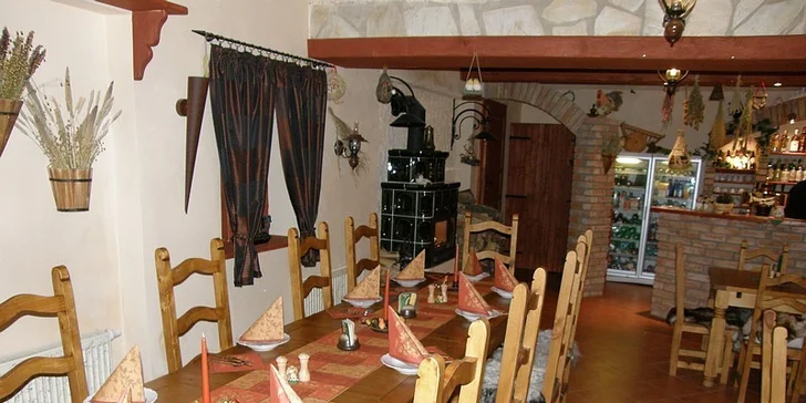 Posilněte se po výletě: Řízečky, kanapky, křidélka a další dobroty pro dva