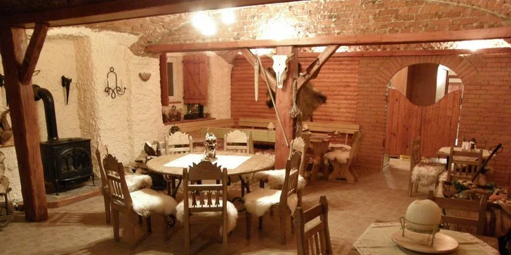 Posilněte se po výletě: Řízečky, kanapky, křidélka a další dobroty pro dva