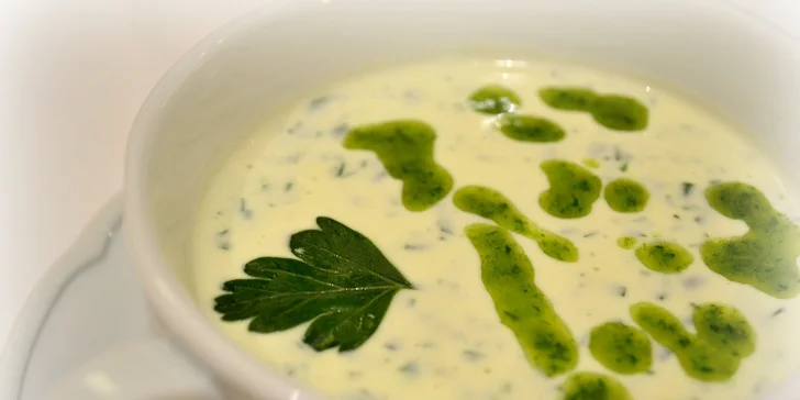 Luxusní jarní menu v krápníkové jeskyni pro dva