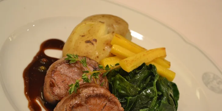 Luxusní jarní menu v krápníkové jeskyni pro dva
