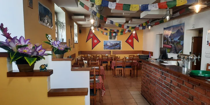 V nabídce najdete nejrůznější pokrmy podle tradičních receptur z Nepálu. 