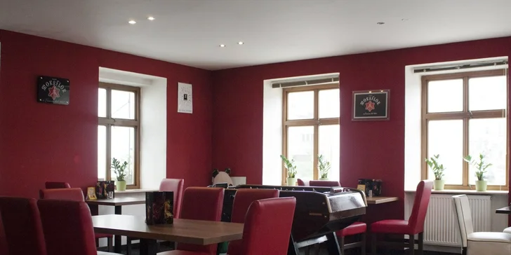 Půlkilový tatarák z mladého býčka s topinkami u Zeleného stromu