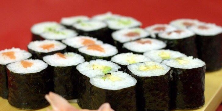 28 kousků sushi dle vašeho výběru v Sushi Best