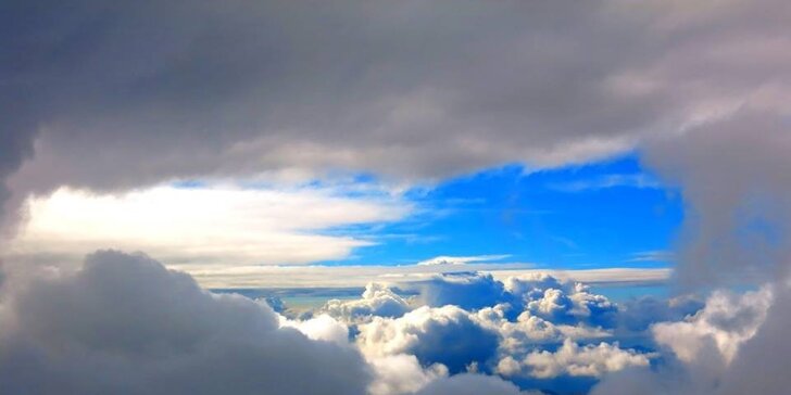 Vzhůru do oblak: vyhlídkový let Cessnou na 30, 45 nebo 60 min. až pro 3 osoby