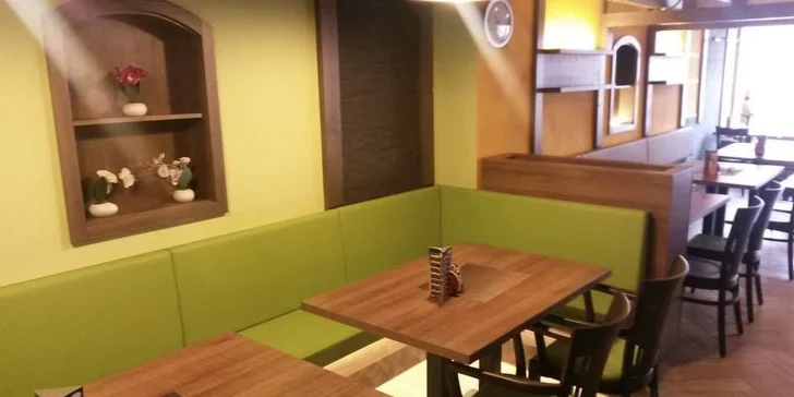 Mix grill s přílohou pro dvojice i rodinu: kuřecí prsa, vepřová játra i krkovice