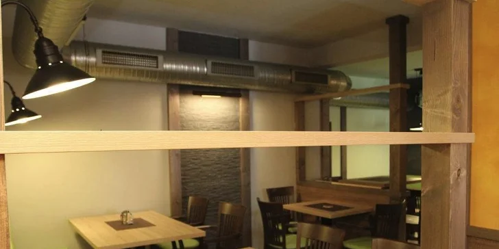 Mix grill s přílohou pro dvojice i rodinu: kuřecí prsa, vepřová játra i krkovice