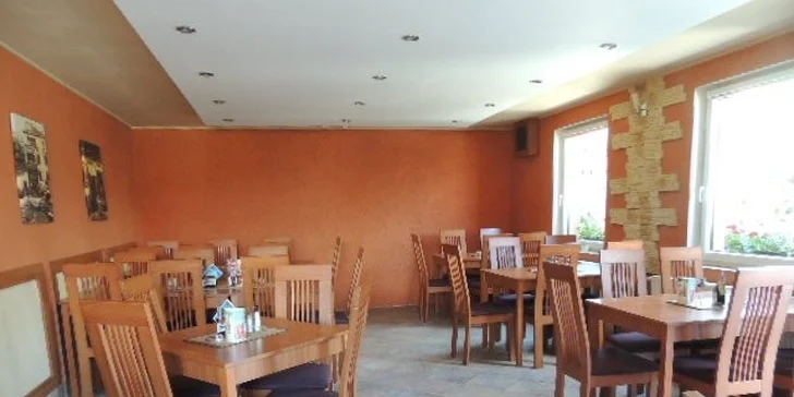 Dvě křupavé pizzy dle výběru v restauraci Georgia