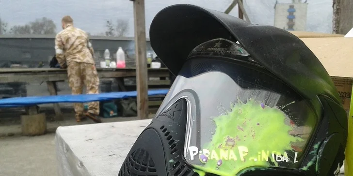 Adrenalinová střílečka na venkovním hřišti Piraňa Paintball