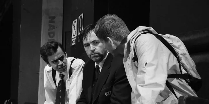 Otevřená vstupenka pro dva do Divadla Komedie