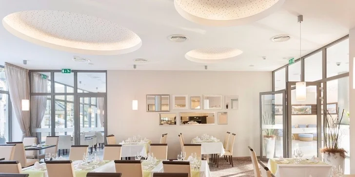 Restaurace si zakládá na zdravé a čerstvé stravě. Těšte se na skvělou polopenzi.