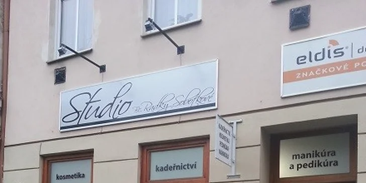 Prodlužování řas metodou řasa na řasu (nové řasy nebo doplnění)