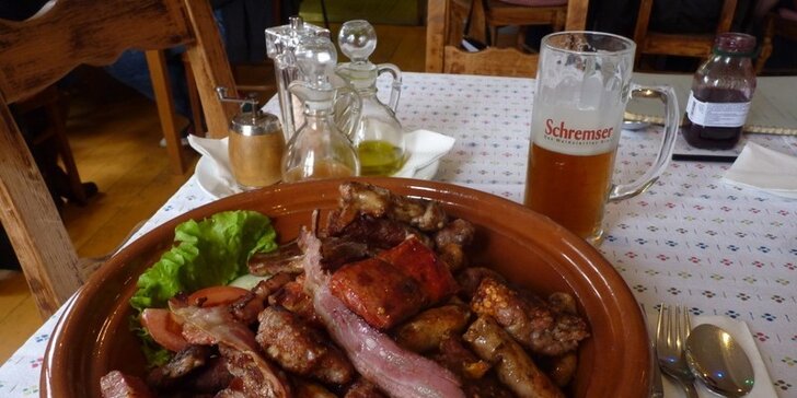 Srbský mix grill pro 4 jedlíky v restauraci Jelica