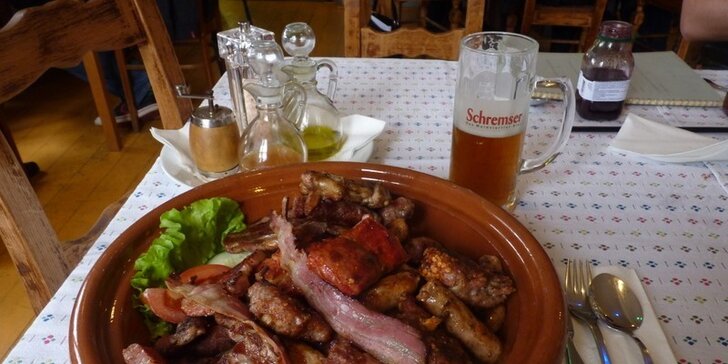 Srbský mix grill pro 4 jedlíky v restauraci Jelica