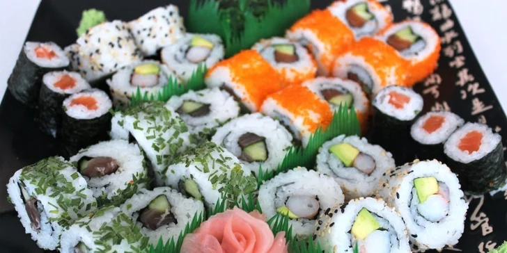 Sety plné lahodných japonských sushi specialit